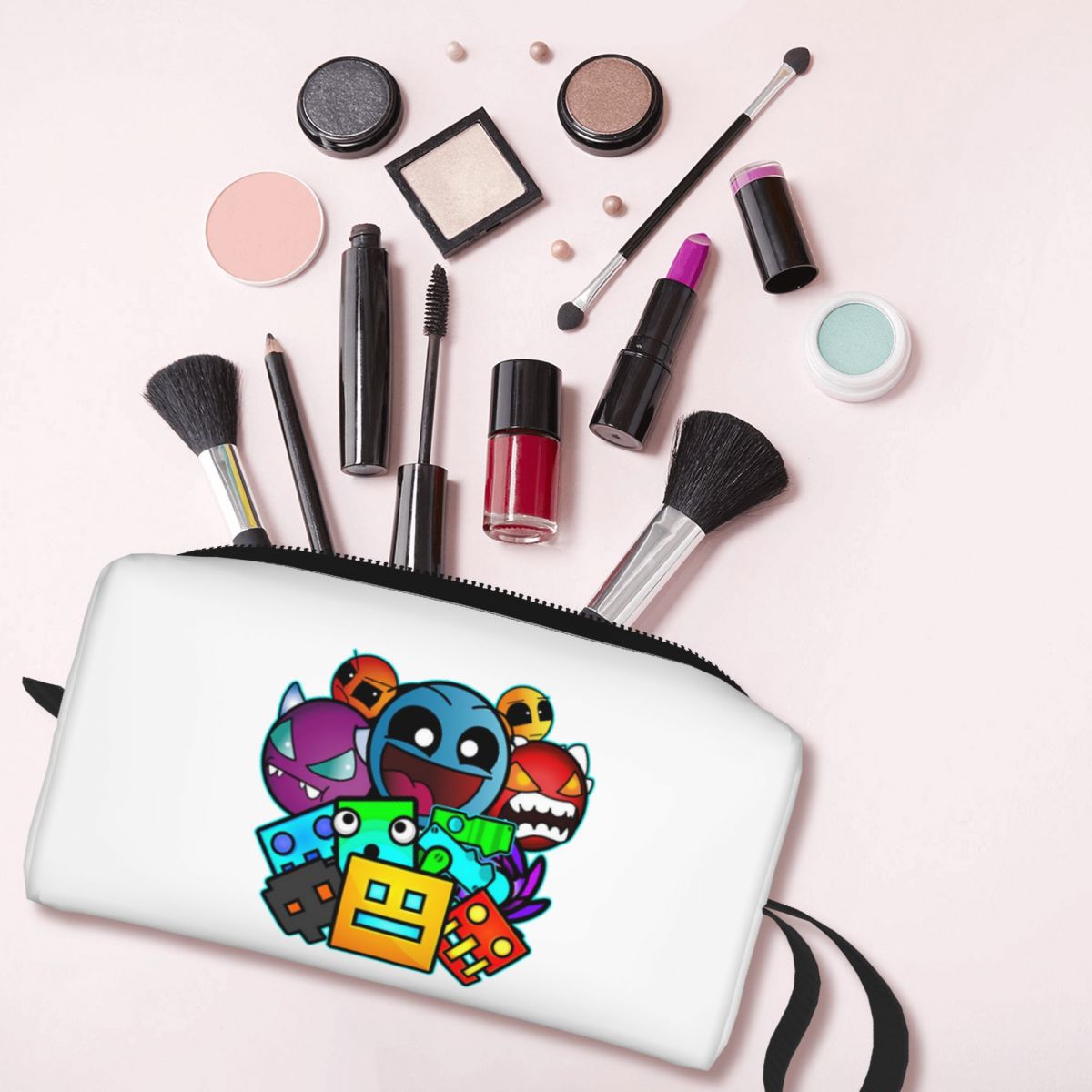 Geometry Dash Old School Gamin - Beauty Makeup School 评论和价格